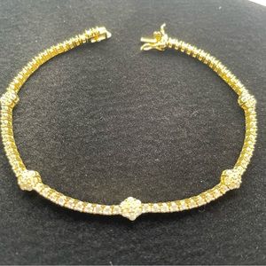 Diamonique Everyday
Floral Tennis Bracelet